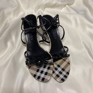Burberry Black and Tan Women's Sandals